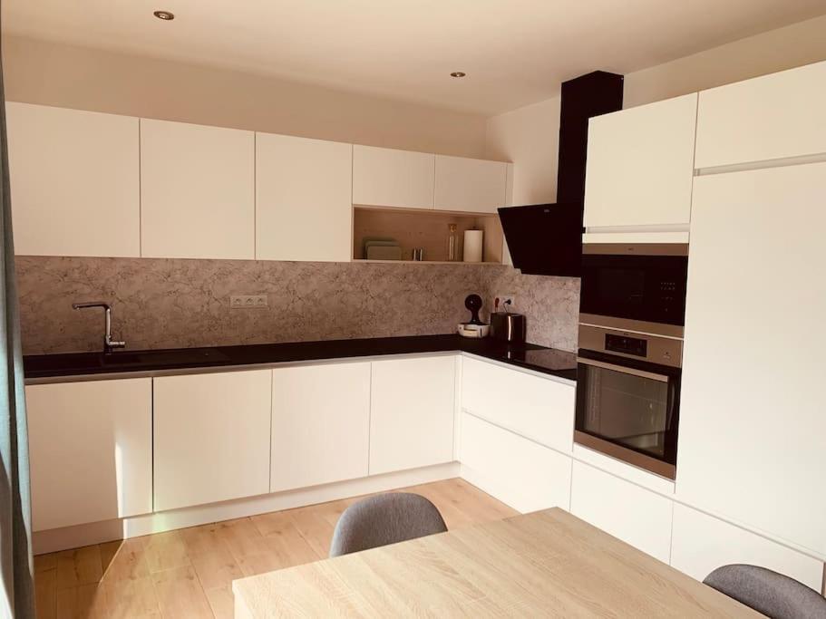 Maison En Plein Centre Avec Terrasse Et Jardin Виелсалм Екстериор снимка